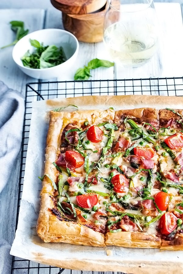 Easy Asparagus Tart with Puff Pastry